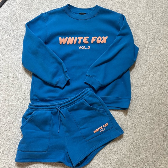 White Fox Boutique Blue and Orange Sweater - Picture 9 of 9